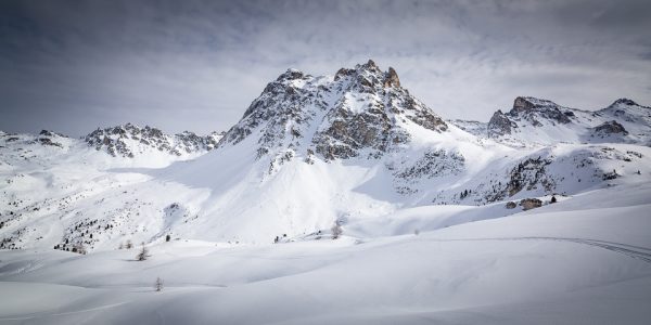 Tirage d'art d'un paysage enneigé en Suisse