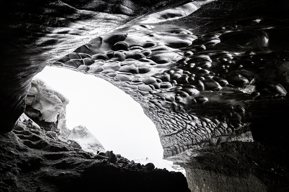 grotte de glace noire en islande